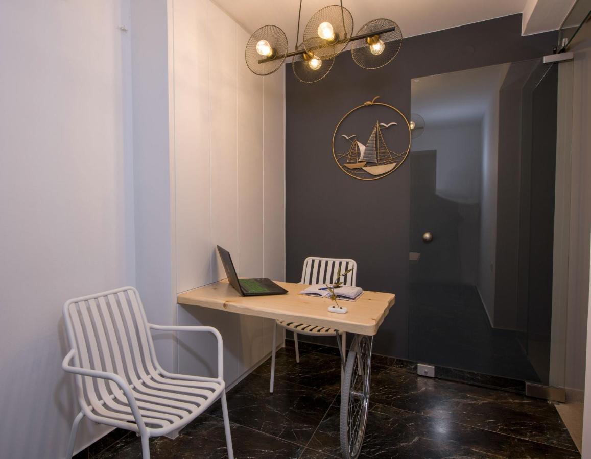 Eleanthi Modern Living Lejlighed Galatás Eksteriør billede